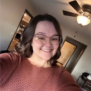 Meet your Posher, Raegan